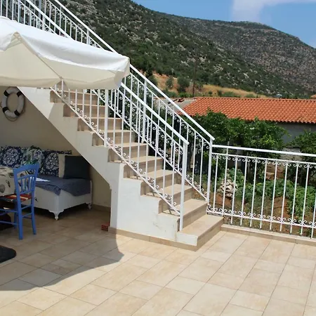 Διαμέρισμα Prosilia Guesthouse *