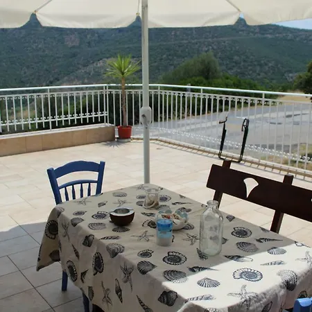 Prosilia Guesthouse *