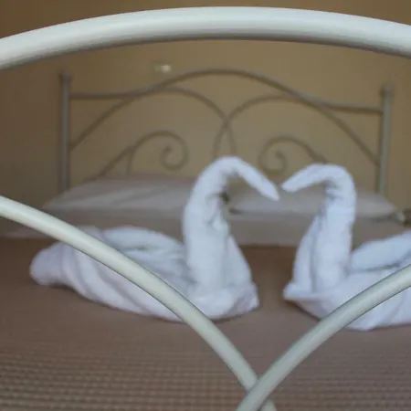 Prosilia Guesthouse *